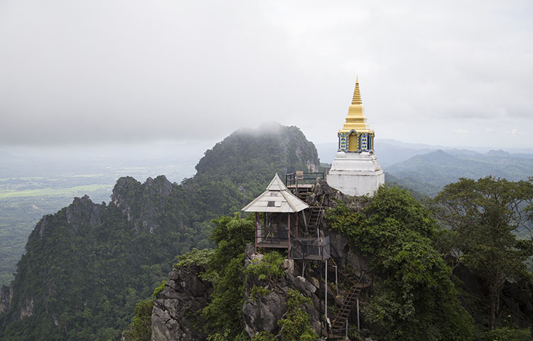 18-903-Top Hill Temple in Lampang
